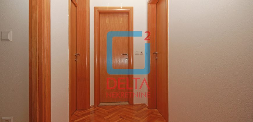 Atraktivan stan sa garažom, Grbavica / Novo Sarajevo