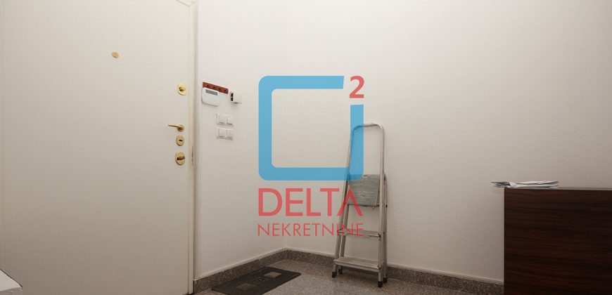 Atraktivan stan sa garažom, Grbavica / Novo Sarajevo