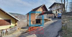 Dvospratna kuća sa lijepim pogledom, na parceli 367m2, Zmajevac / Stari Grad