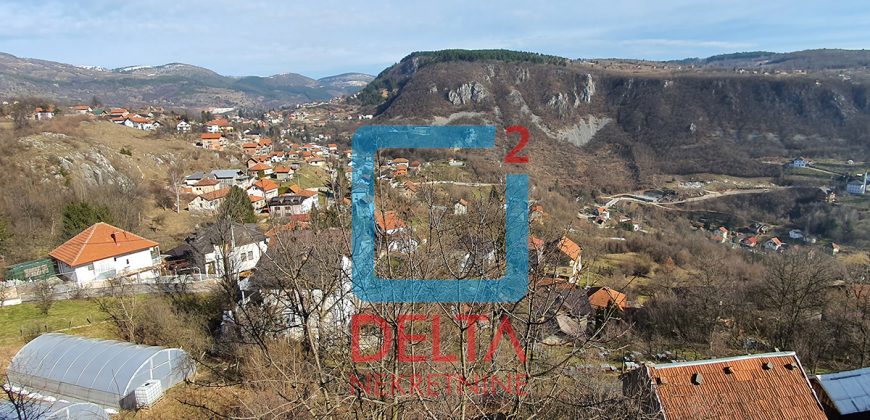 Dvospratna kuća sa lijepim pogledom, na parceli 367m2, Zmajevac / Stari Grad