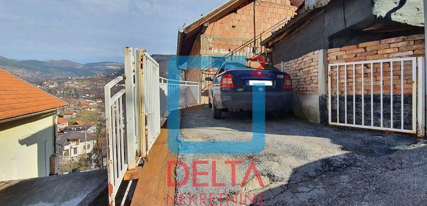 Dvospratna kuća sa lijepim pogledom, na parceli 367m2, Zmajevac / Stari Grad