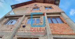 Dvospratna kuća sa lijepim pogledom, na parceli 367m2, Zmajevac / Stari Grad