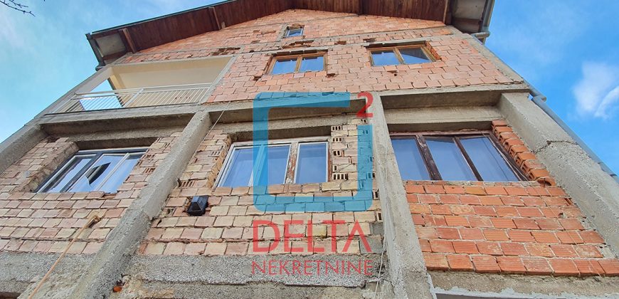 Dvospratna kuća sa lijepim pogledom, na parceli 367m2, Zmajevac / Stari Grad