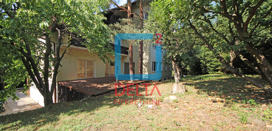 Kuća / vila na parceli 2485m², Hotonj, Vogošća, Sarajevo
