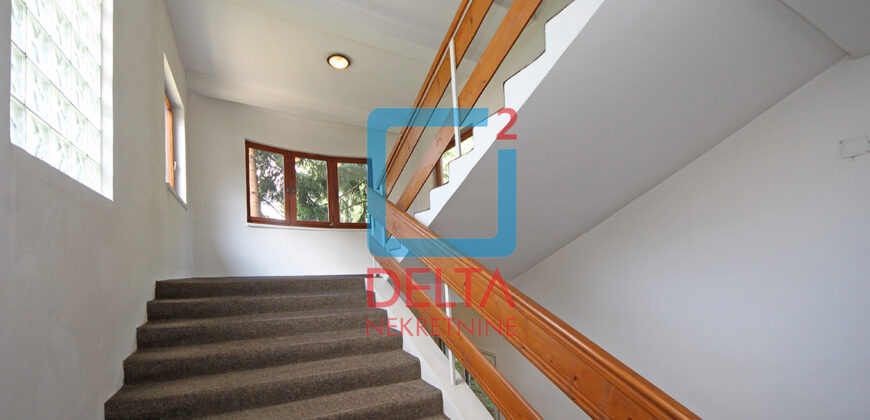 Kuća / vila na parceli 2485m², Hotonj, Vogošća, Sarajevo