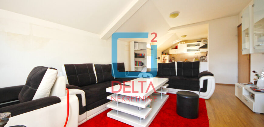Kuća / 330m2 / Jezero / Centar