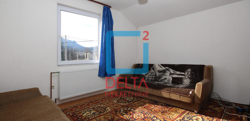 Kuća 180 m² nas parceli od 1370m², Pazarić, Hadžići