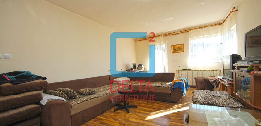 Kuća / 330m2 / Jezero / Centar