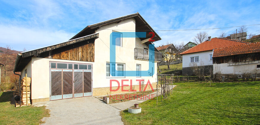 Kuća 180 m² nas parceli od 1370m², Pazarić, Hadžići
