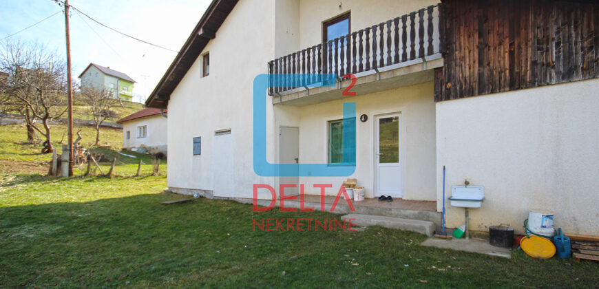 Kuća 180 m² nas parceli od 1370m², Pazarić, Hadžići