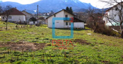 Kuća 180 m² nas parceli od 1370m², Pazarić, Hadžići