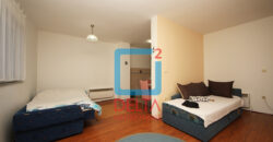 Kuća / 330m2 / parking / Lukavica