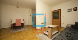 Kuća / 330m2 / parking / Lukavica