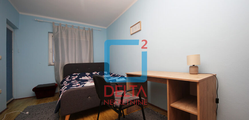 Kuća / 330m2 / parking / Lukavica