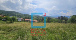 Prilika! Zemljište na atraktivnoj lokaciji / Nahorevo