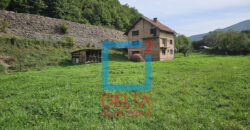 Kuća / okućnica 3000m2 / Podgrab / Prača