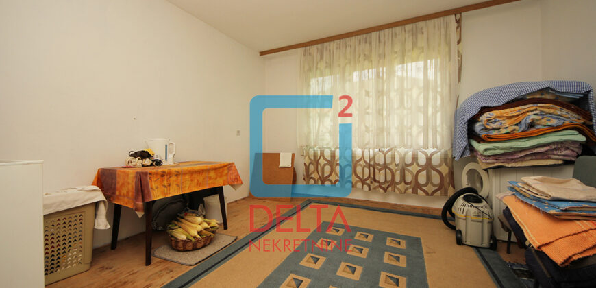 Kuća 76m2 / okućnica 6724m2 / Podgrab / Prača