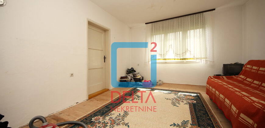 Kuća 76m2 / okućnica 6724m2 / Podgrab / Prača
