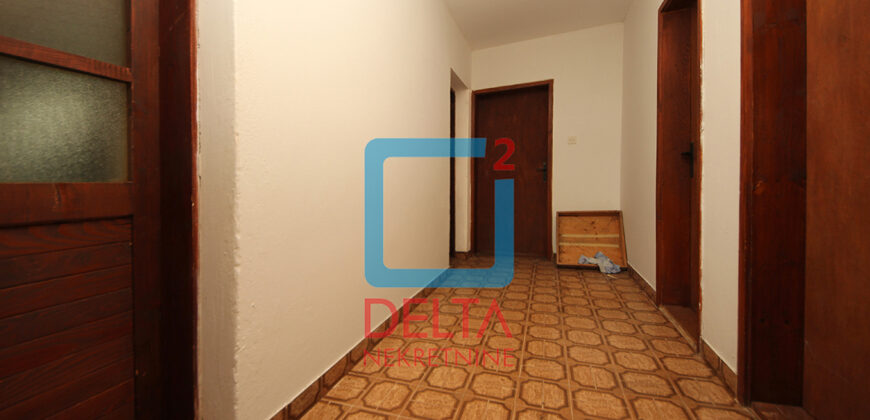 Kuća / okućnica 3000m2 / Podgrab / Prača