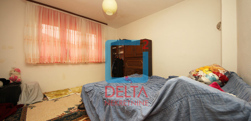 Kuća 76m2 / okućnica 6724m2 / Podgrab / Prača