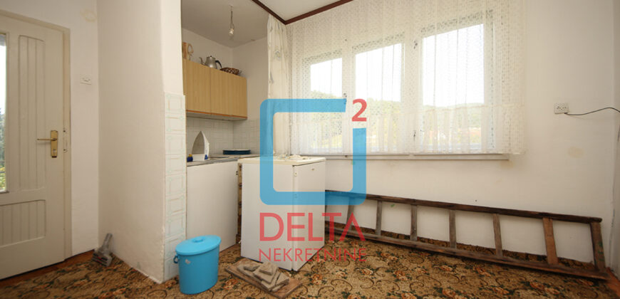 Kuća 76m2 / okućnica 6724m2 / Podgrab / Prača
