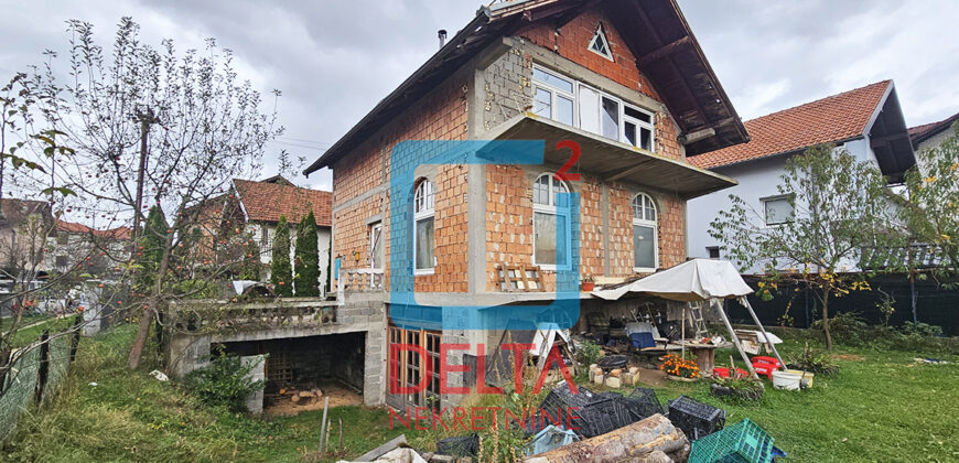 Kuća / parcela 1080m2 / Osjek / Ilidža