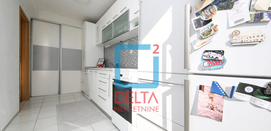 Adaptiran dvosoban stan / 3. sprat / Grbavica