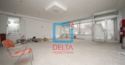 Poslovni prostor 139m2 sa 3 garaže i 3 parkinga / Dolac Malta / Čengić Vila