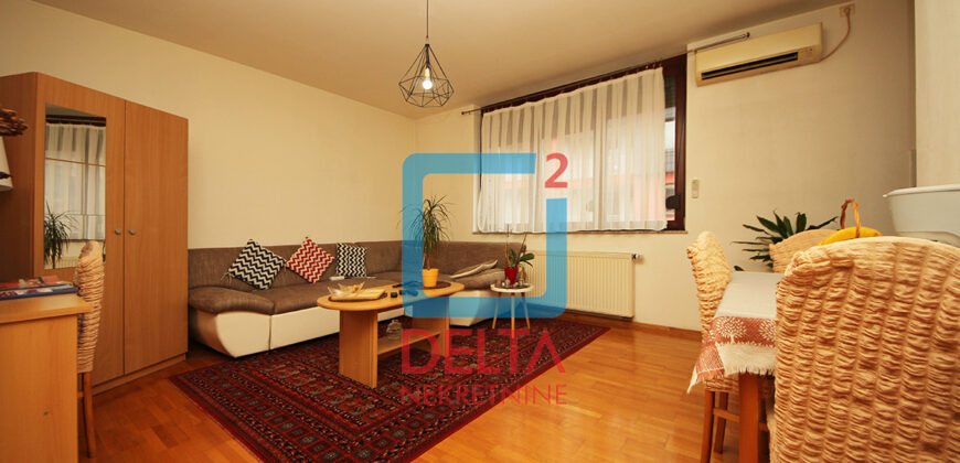 Dvosoban stan površine 42m2 / Vrtovi Sunca / Centar