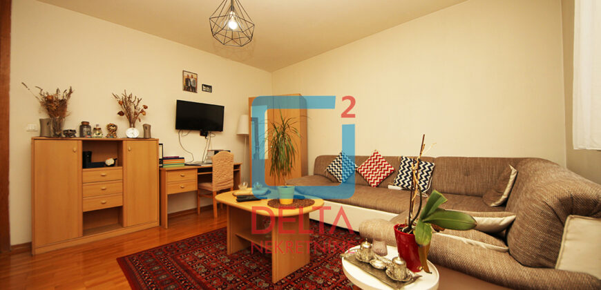 Dvosoban stan površine 42m2 / Vrtovi Sunca / Centar