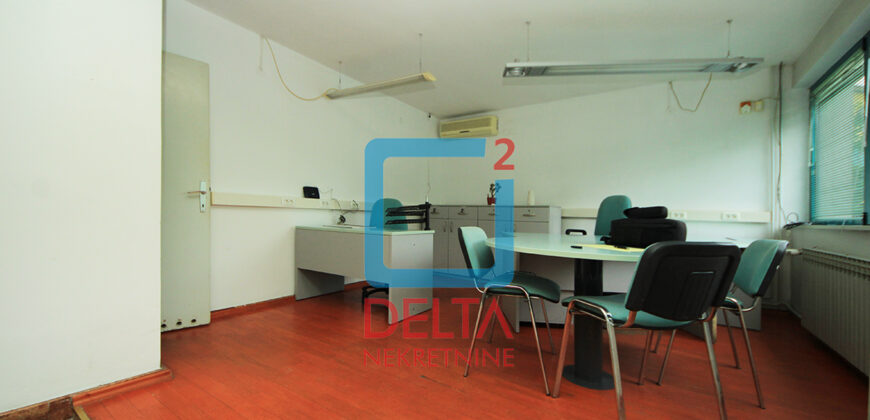 Poslovni prostor na dvije etaže Dobrinja 60m2, atraktivna lokacija.