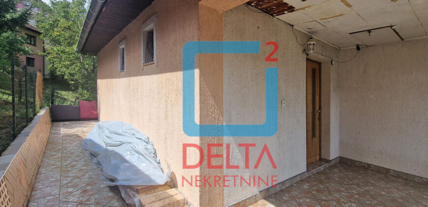 Praktična dvospratna kuća / parcela 230m2 / Švrakino Selo / Novi Grad