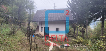 Vikendica Njegoševa / Parcela 958m2 / Vraca