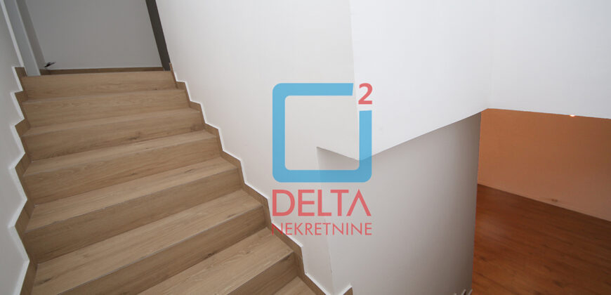 PENTHOUSE petosoban stan sa dvije terase / 164m2 / Poljine Hills