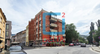 Četverosoban stan / 3.sprat / Džidžikovac / Mejtaš / Centar