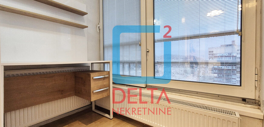 Luksuzan penthouse četverosoban stan/153m2/ Dolac Malta/Socijalno