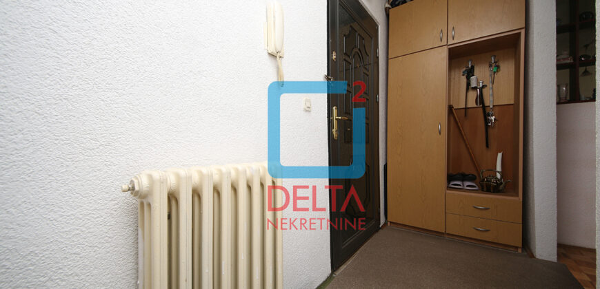 Adaptiran trosoban stan / 74m2 / dva balkona / Dobrinja