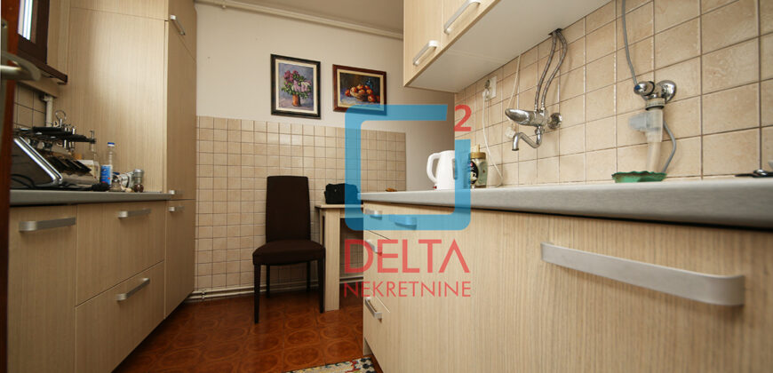 Četverosoban stan / 3.sprat / Džidžikovac / Mejtaš / Centar
