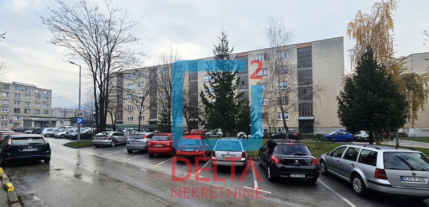 Praktičan trosoban stan / 4.sprat / Švrakino selo / Novi Grad