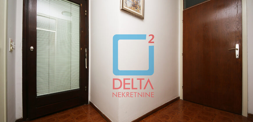 Četverosoban stan / 3.sprat / Džidžikovac / Mejtaš / Centar