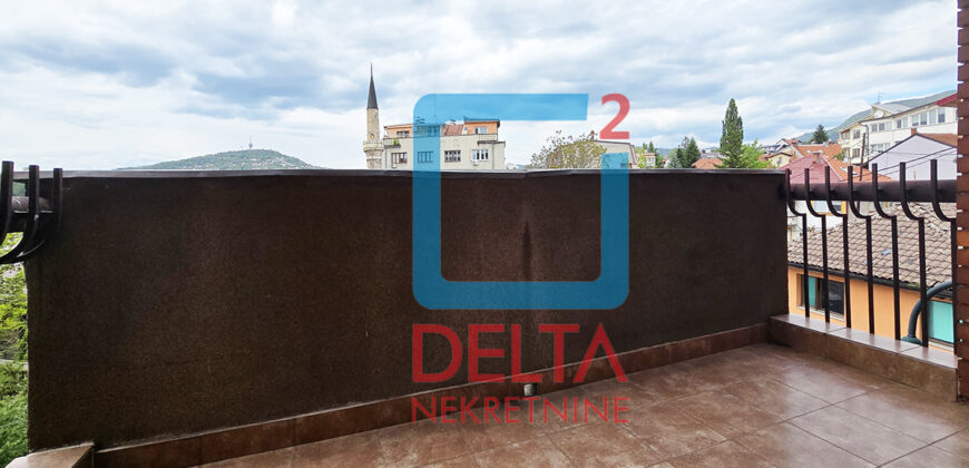 Četverosoban stan / 3.sprat / Džidžikovac / Mejtaš / Centar