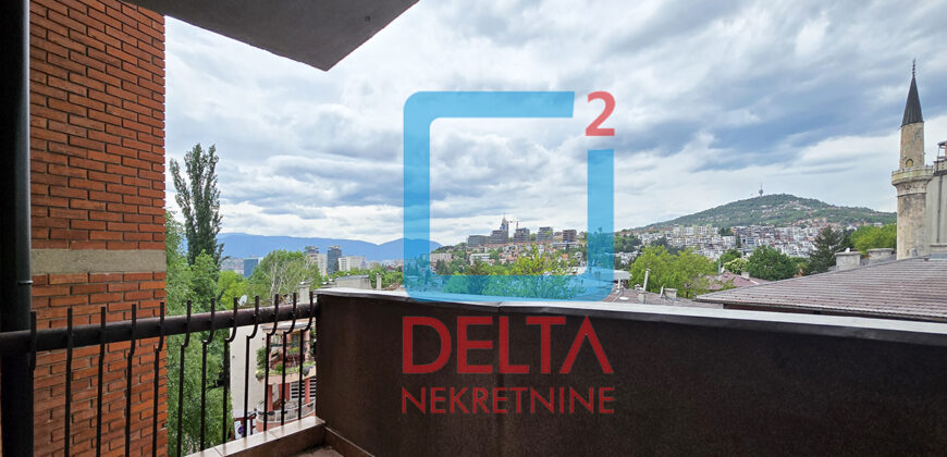 Četverosoban stan / 3.sprat / Džidžikovac / Mejtaš / Centar