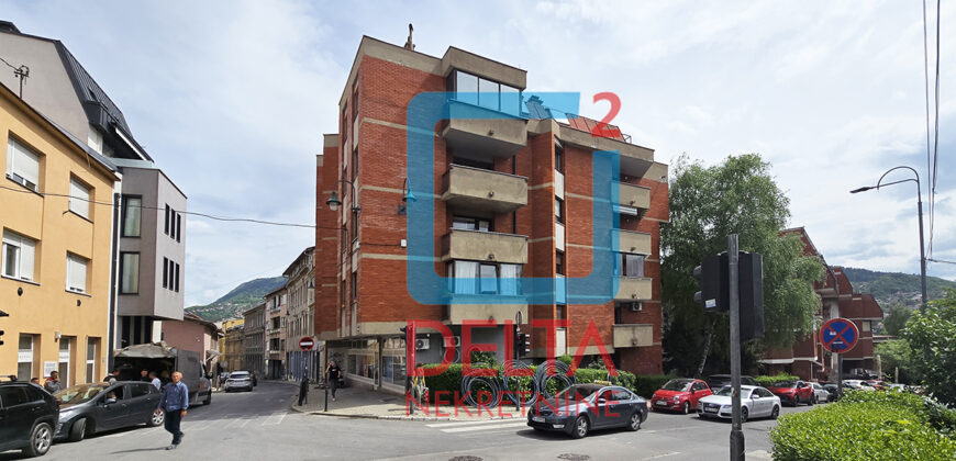 Četverosoban stan / 3.sprat / Džidžikovac / Mejtaš / Centar