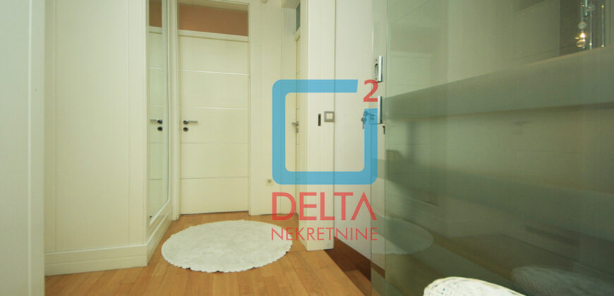 Luksuzan penthouse četverosoban stan/153m2/ Dolac Malta/Socijalno