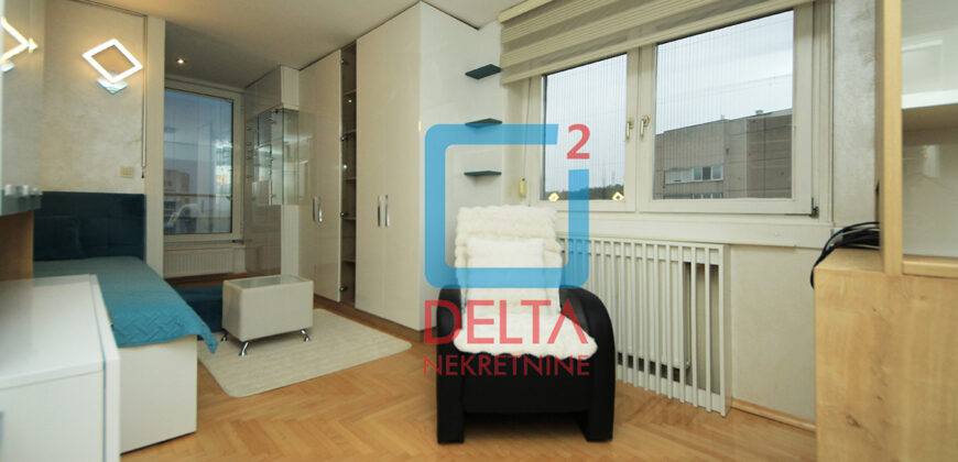 Luksuzan penthouse četverosoban stan/153m2/ Dolac Malta/Socijalno