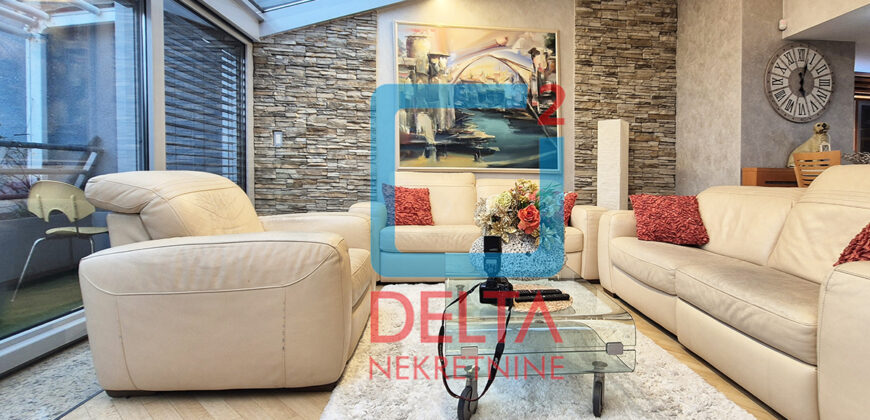 Luksuzan penthouse četverosoban stan/153m2/ Dolac Malta/Socijalno