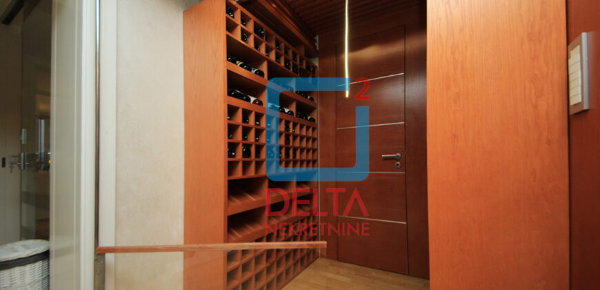 Luksuzan penthouse četverosoban stan/153m2/ Dolac Malta/Socijalno