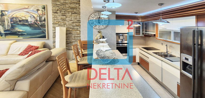 Luksuzan penthouse četverosoban stan/153m2/ Dolac Malta/Socijalno