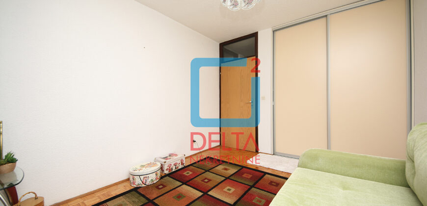 Adaptiran trosoban stan / 74m2 / dva balkona / Dobrinja