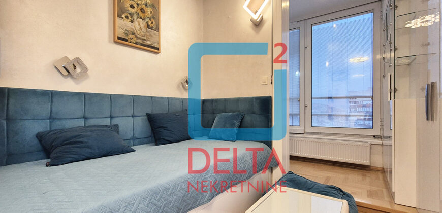 Luksuzan penthouse četverosoban stan/153m2/ Dolac Malta/Socijalno